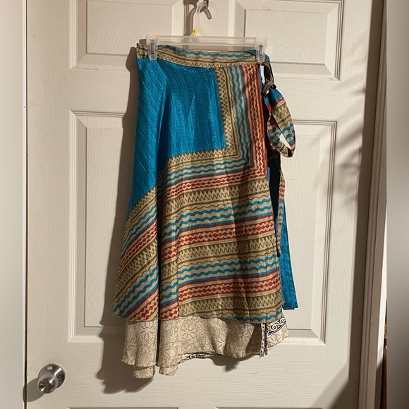 New reversible wrap silk skirt - Picture 1 of 9